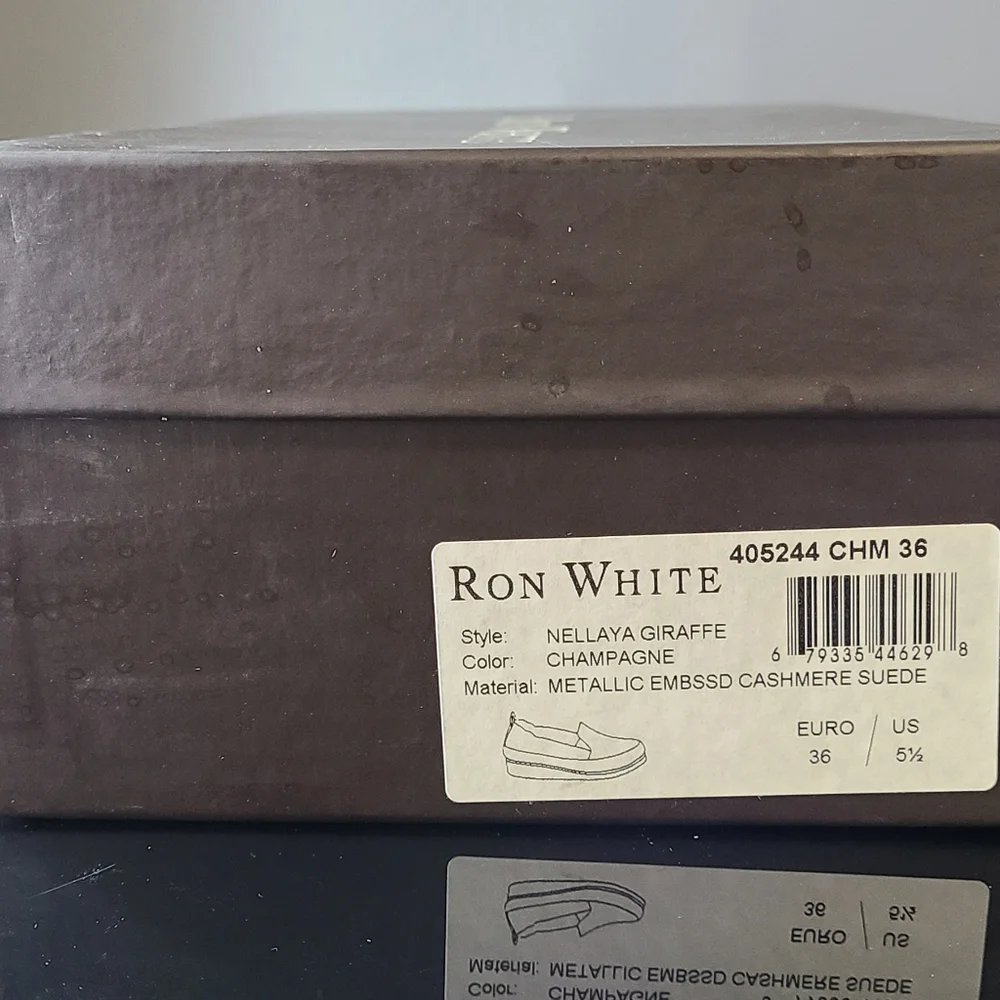 Ron White Nellaya Giraffe Women's Slip-On Shoe - Picture 16 of 16